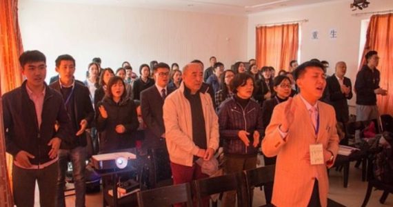Governo comunista da China proíbe transmissão de cultos e pregações na internet