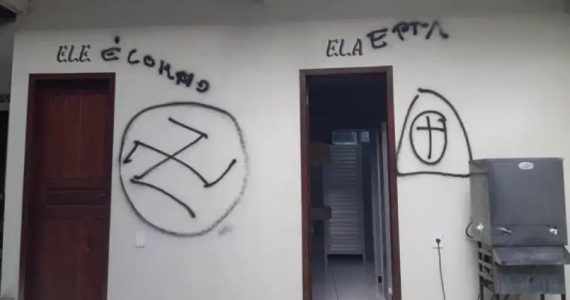 Igreja no interior do Pará é pichada com símbolo nazista e ofensas: ‘Jesus está morto’