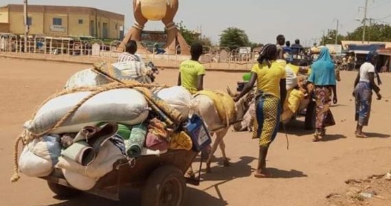 Extremistas muçulmanos matam 16 pessoas após batismo nas águas em Burkina Faso