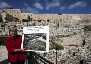 Morre arqueóloga que trabalhava com ‘a Bíblia em uma mão e ferramentas na outra'