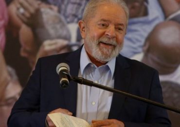 Lula ensaia elogio aos evangélicos e PT monta vídeos com música gospel