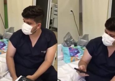 Vídeo mostra médico cantando ‘Aleluia' para paciente horas antes de sua morte por covid-19