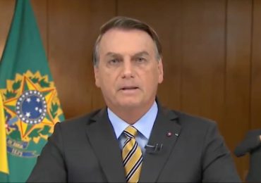 Bolsonaro celebra entrega de 100 milhões de vacinas e reitera defesa da liberdade religiosa
