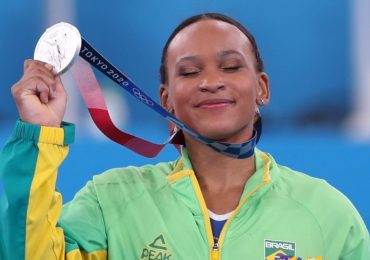 ‘Deus me capacitou’, diz Rebeca Andrade sobre medalha de prata em Tóquio
