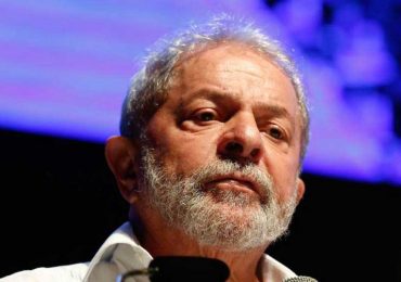 Governo da China, país que mais persegue igrejas, é elogiado por Lula