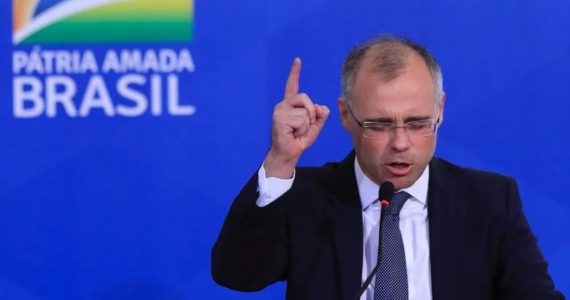 Pastor indicado ao STF está perto de obter primeira vitória no Senado, aponta levantamento