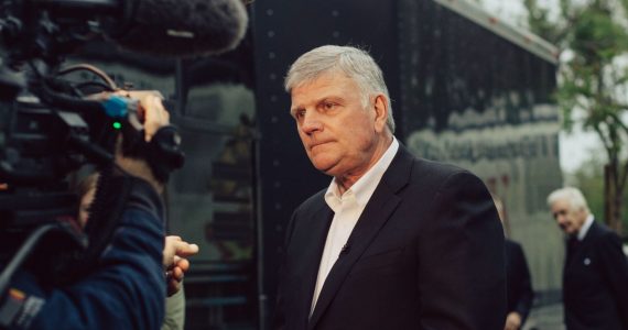 Após sabotarem evento de Franklin Graham, autoridades se desculpam e pagam indenização