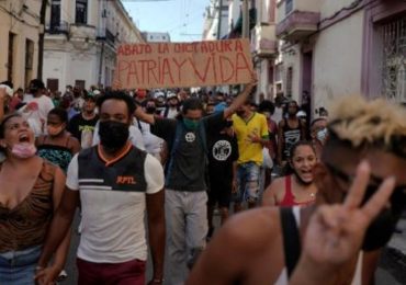 ‘Que Deus os livre do maldito comunismo’, diz pastor sobre protestos em Cuba