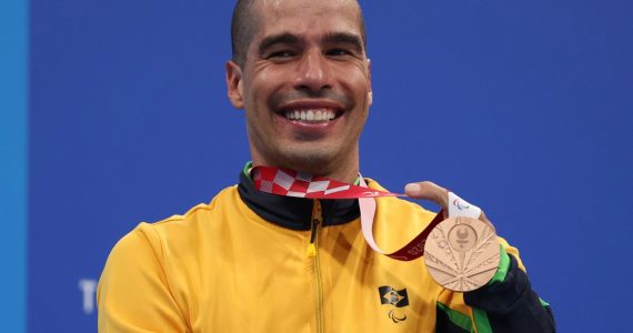 Daniel Dias alcança 27ª medalha em Paralimpíadas: ‘Entendi porque Deus me fez assim'