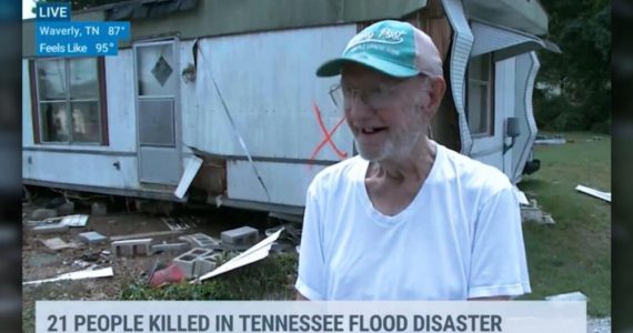 ‘Eu sou crente’: idoso de 90 anos testemunha após sobreviver a enchente que matou 22