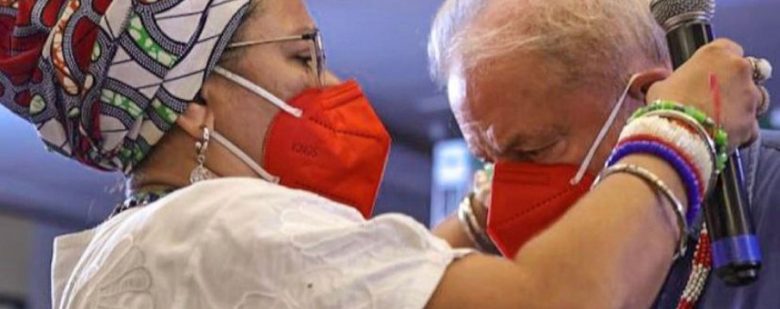 Lula recebe ‘Zé Pilintra’ em evento com mãe de santo no Ceará
