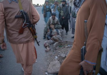 Talibã mata a sangue frio quem tem app da Bíblia no celular; Cristãos temem extinção