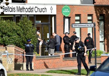 Parlamentar conservador é assassinado a facadas em igreja na Inglaterra