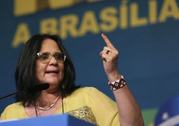 Damares Alves após convite de Bolsonaro para disputar Senado por SP: 'Estou orando'