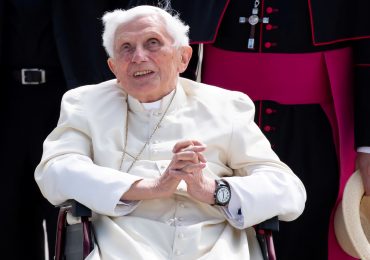 Bento XVI pede perdão pelos abusos cometidos por padres: "Vergonha"