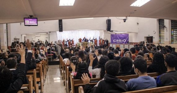 Grupo de igreja cria empresa para ajudar jovens no mercado de trabalho