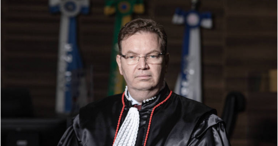 Pastor, Willian Douglas critica o STF e defende indulto de Bolsonaro