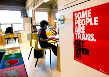 Pais processam escola acusada de induzir os filhos a serem transgêneros
