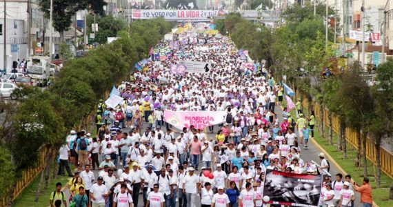 Defendendo a vida, milhares marcham para proteger bebês do aborto