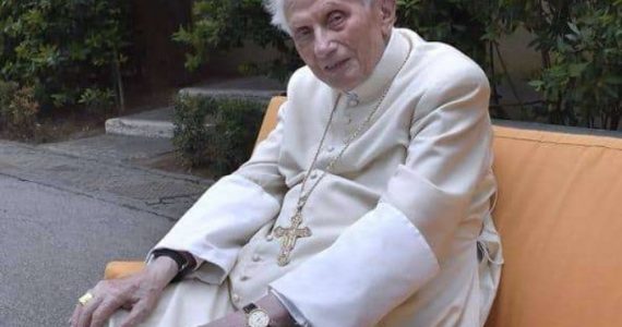 Bento XVI exortou Igreja Católica a voltar à ‘fé em Deus e presença do Espírito' 