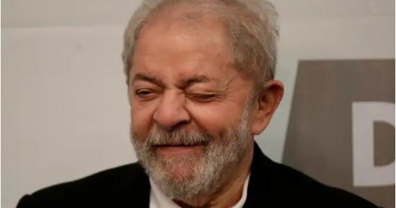 Lula usa palavras cristãs visando atrair os evangélicos; escritor reage