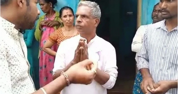 Pastor é preso após ser acusado de converter 1000 pessoas na Índia