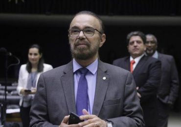 Defendendo visão de Bolsonaro, pastor é eleito vice-presidente da Câmara