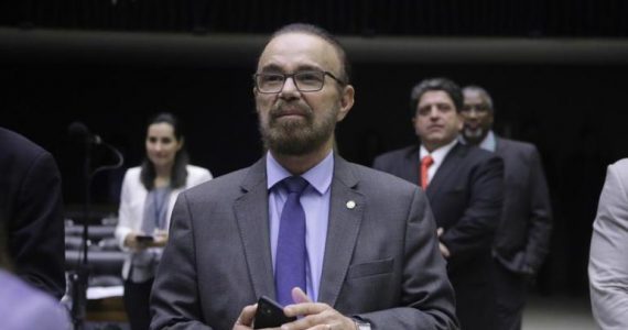Defendendo visão de Bolsonaro, pastor é eleito vice-presidente da Câmara