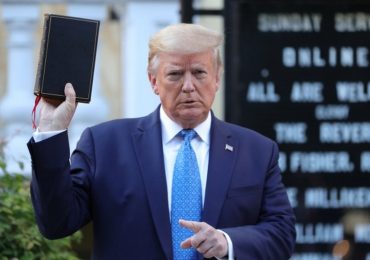 "Decisão de Deus", diz Trump sobre revés ao direito ao aborto nos EUA