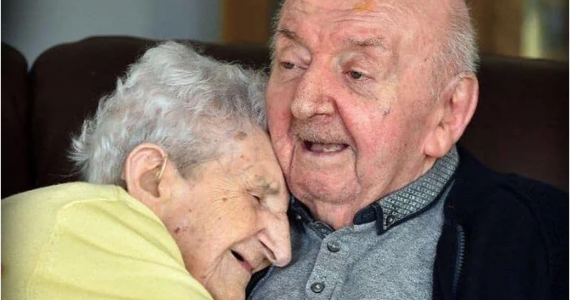 Aos 98 anos, idosa cuida do filho com 80 em abrigo e comove o mundo