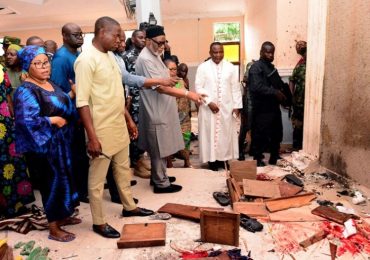 Atentado a igreja no Dia de Pentecostes deixa 50 mortos na Nigéria