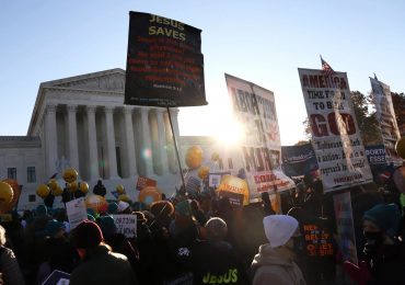 Vitória da vida: Suprema Corte dos EUA revoga precedente e criminaliza o aborto