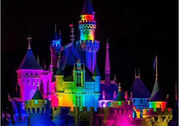 Famílias reagem ao ativismo LGBT+ da Disney e "pânico" aparece