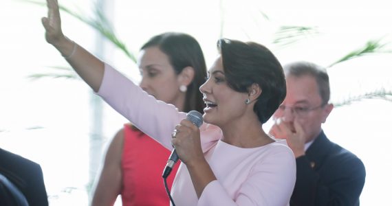 Michelle Bolsonaro: “As portas do inferno não prevalecerão contra família"