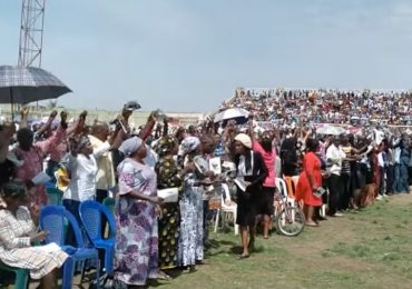 Cristãos nigerianos não se intimidam com perseguição e se reunem em congresso de oração