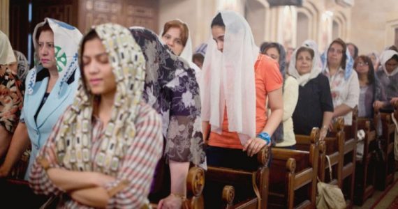 No Egito, cristã sobrevive a ataque com foice de extremista muçulmano 