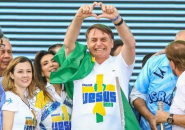 Candidaturas evangélicas batem recorde no Brasil; PTB se destaca