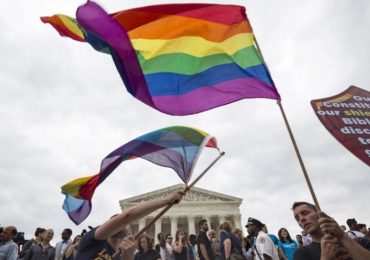 Lideranças cristãs dos EUA tentam impedir que união gay seja convertida em casamento
