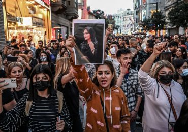 Hostil a cristãos, Irã reprime protestos do próprio povo e mais de 40 pessoas morrem