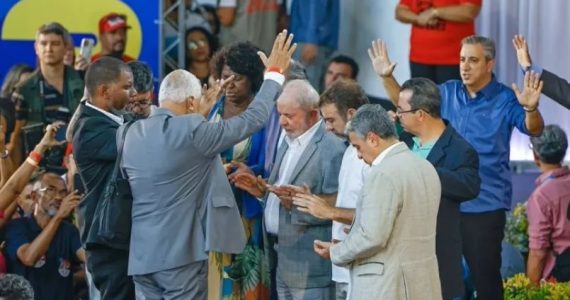 Pastor diz que igreja deve pedir perdão a Lula; Renato Vargens rebate: 'Indefensável'