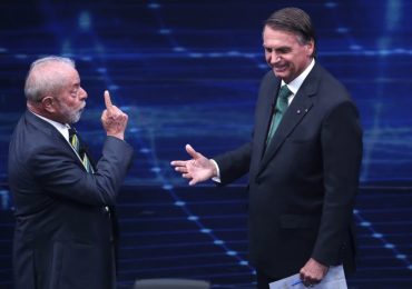 Pesquisas na reta final do 2° turno apontam leve vantagem de Bolsonaro sobre Lula