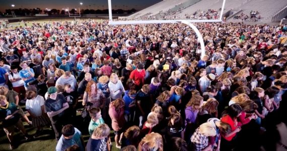 Evangelismo: estádios lotados para ouvirem testemunhos de estudantes cristãos