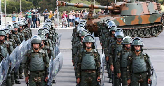 Forças Armadas defendem legitimidade dos protestos contra Lula