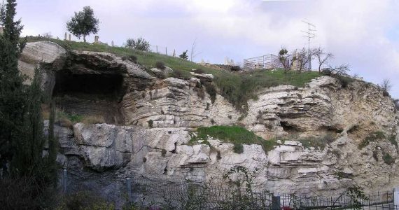 Arqueólogos dizem que Jesus foi crucificado em colina onde cabeça de Golias foi sepultada