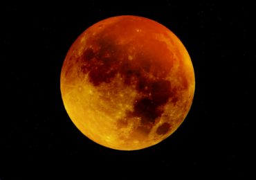 Sinal profético? Nova 'lua de sangue' provoca debate bíblico