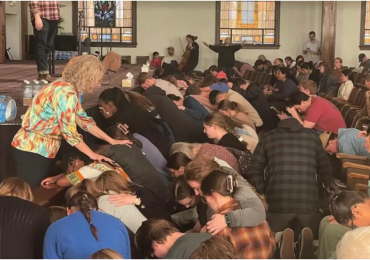 Avivamento: culto já dura mais de 120 horas em Universidade