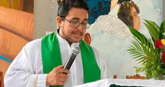 Padre pega 5 anos de prisão por "fake news" contra ditador Ortega