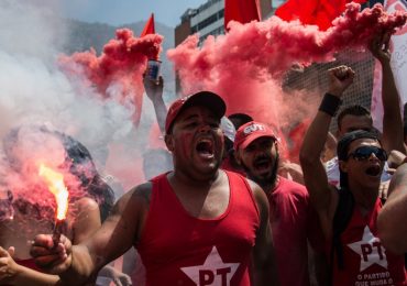 57% dos evangélicos acreditam que o Brasil pode virar comunista