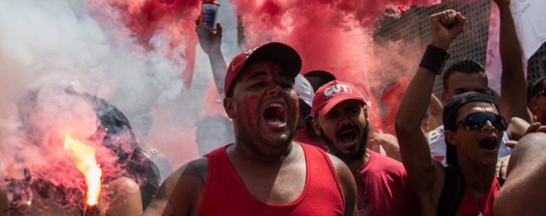57% dos evangélicos acreditam que o Brasil pode virar comunista