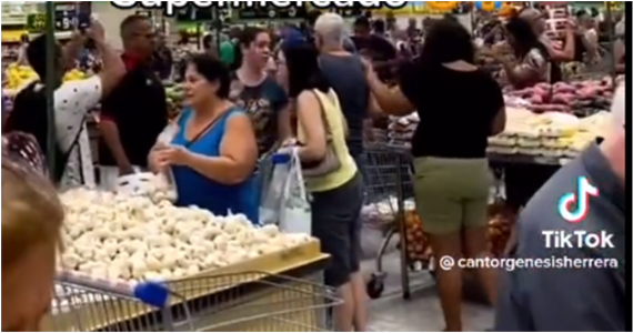 Vídeo de evangélicos cantando hino em supermercado é alvo de intolerância na web